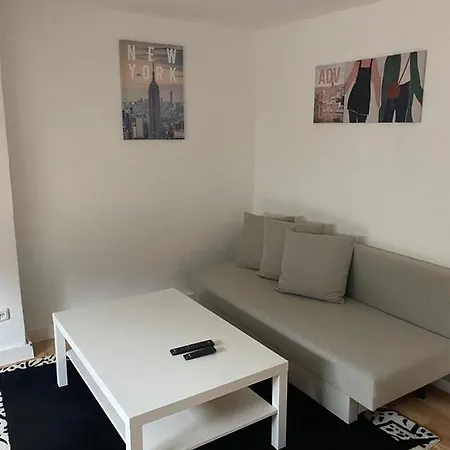 For Rent 1 شقة سيل